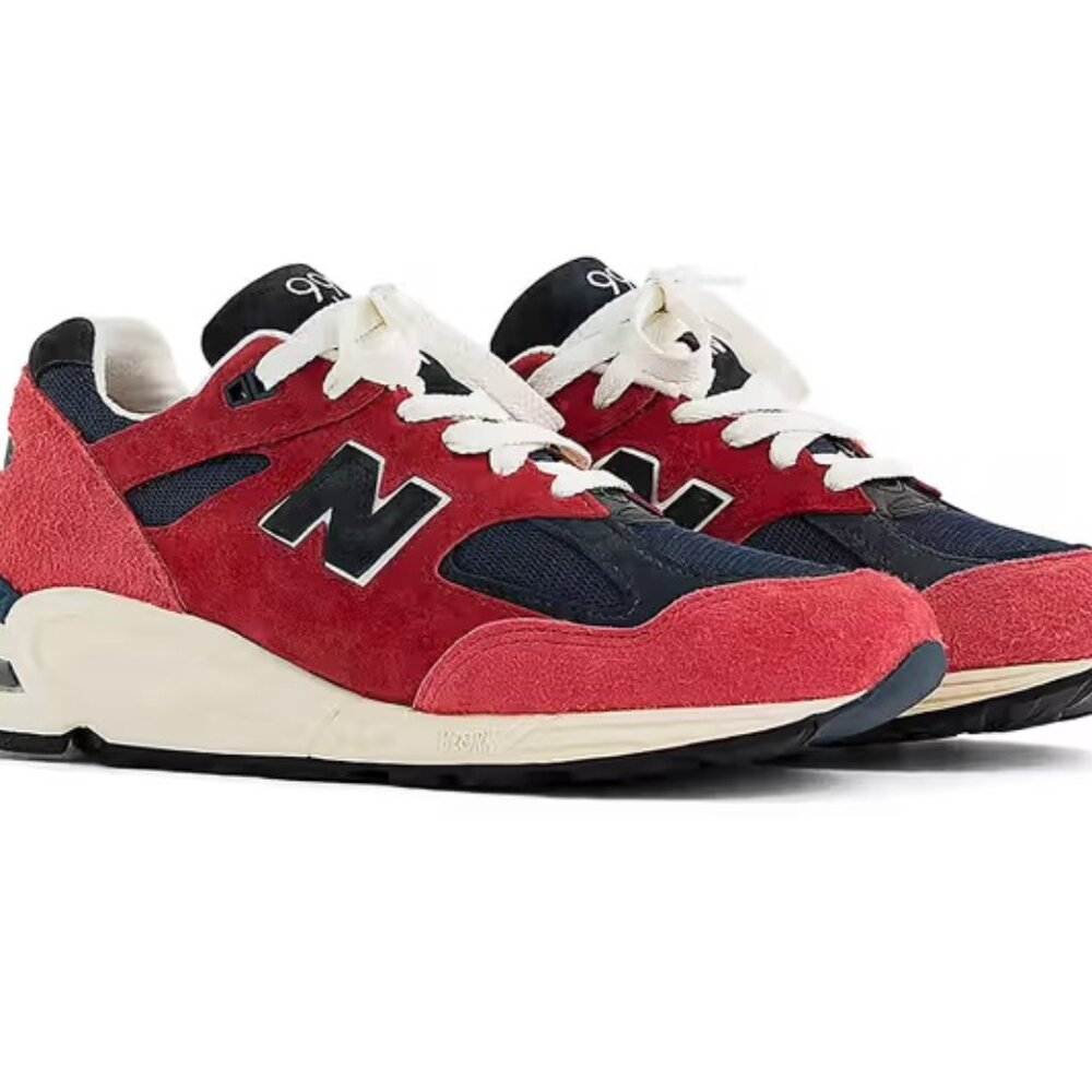New Balance MADE in USA 990v2 Chrysanthemum Red NB navy - Brand New Tags- Size 9